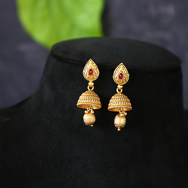 Trendy Thilagam Design Stud