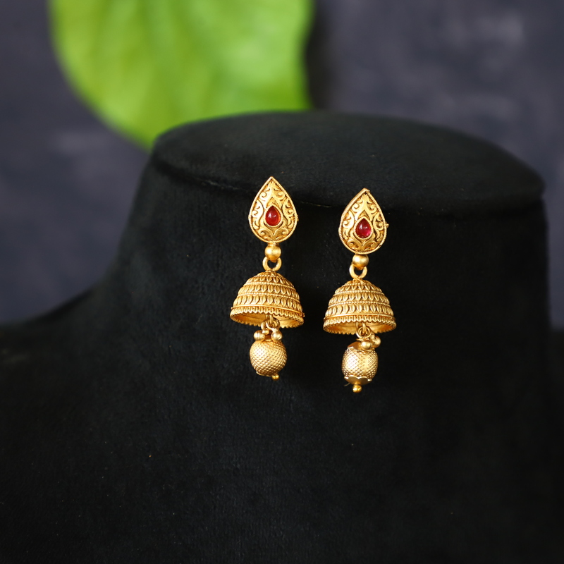 Trendy Thilagam Design Stud