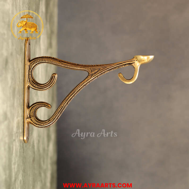 Brass Simple Wall Bracket - 5.5 Inch Height