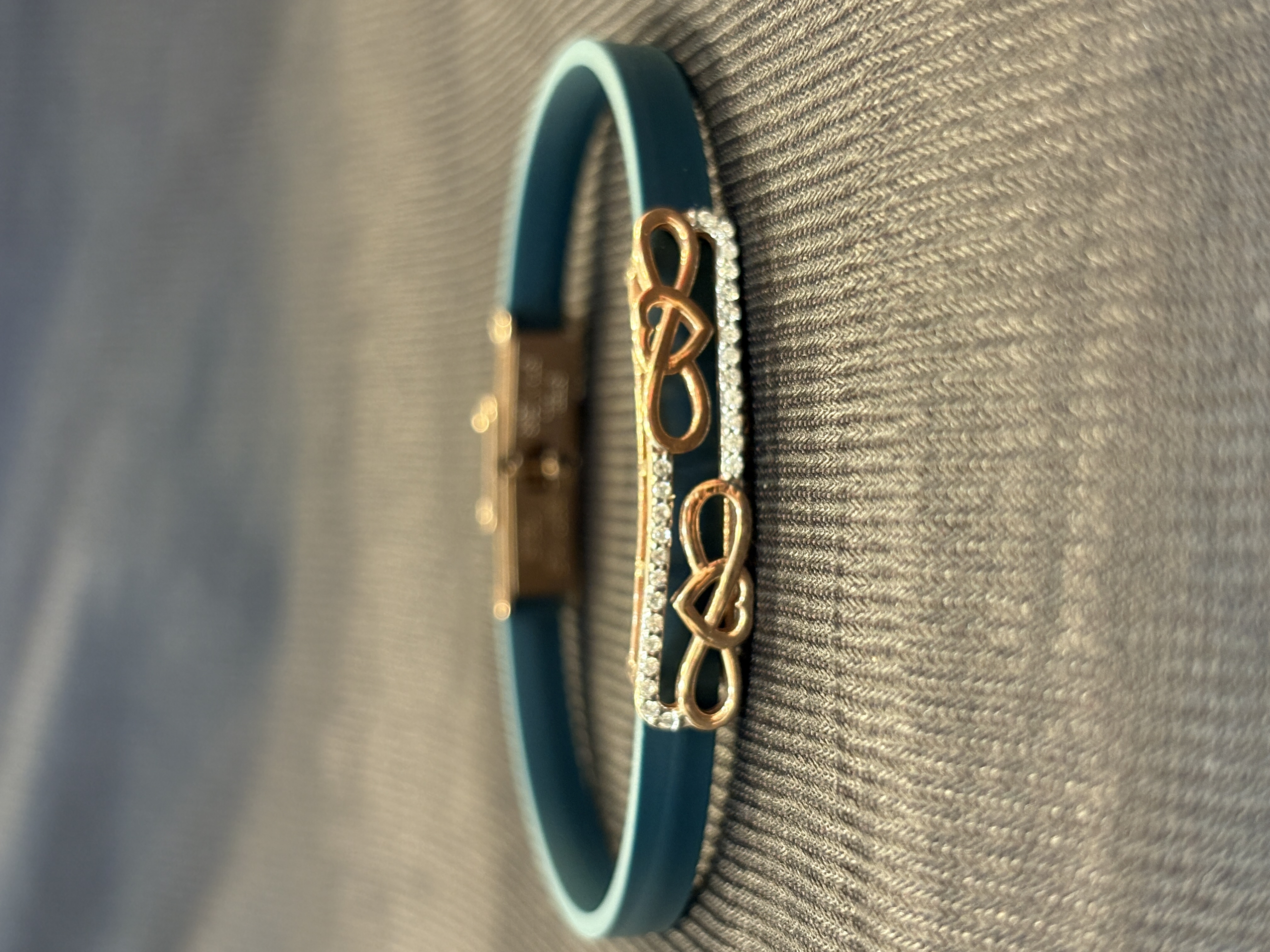 Silver nithya unisex band with rosegold finish