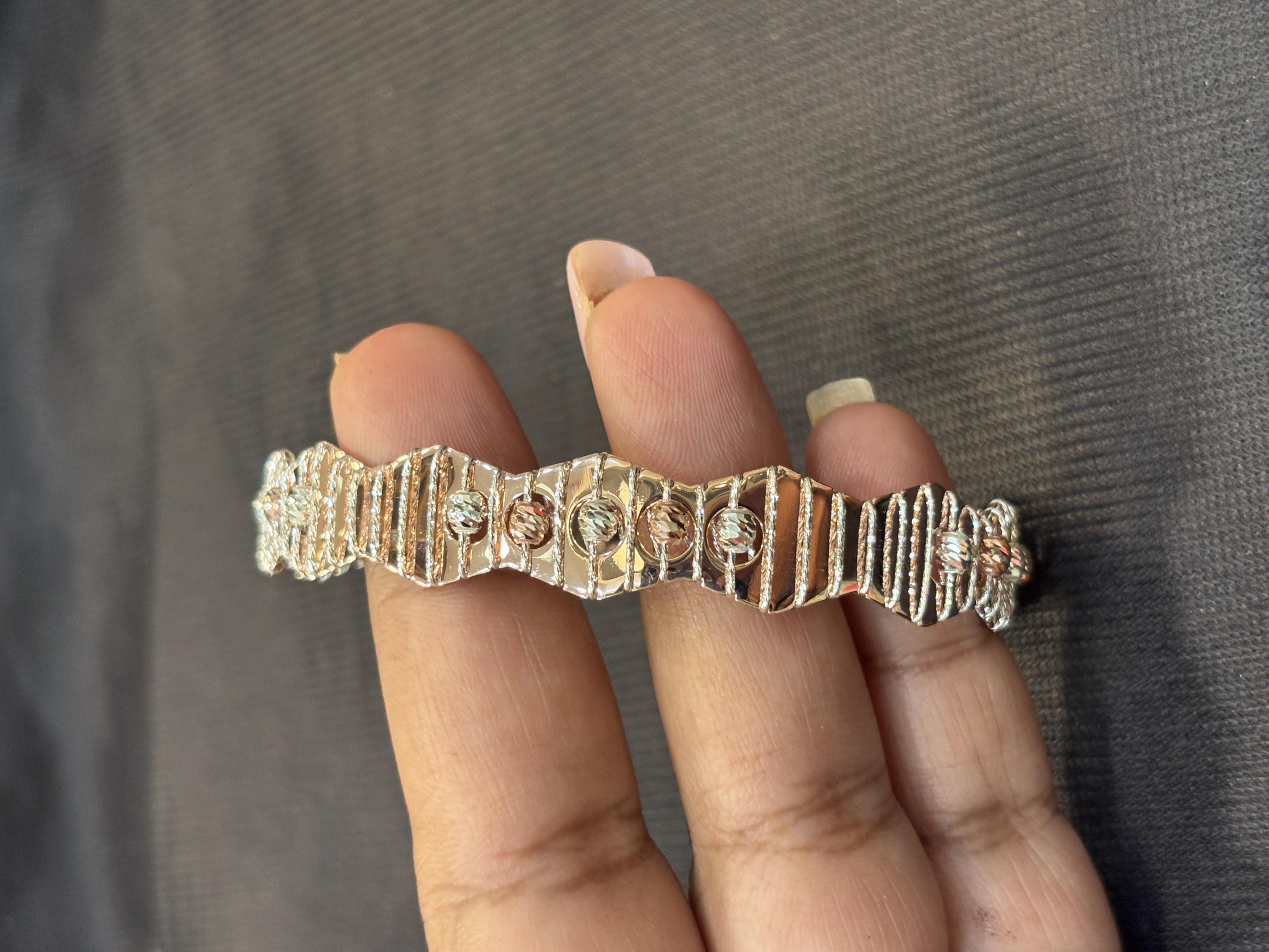 Silver menaka 2 handcuff with rosegold finish