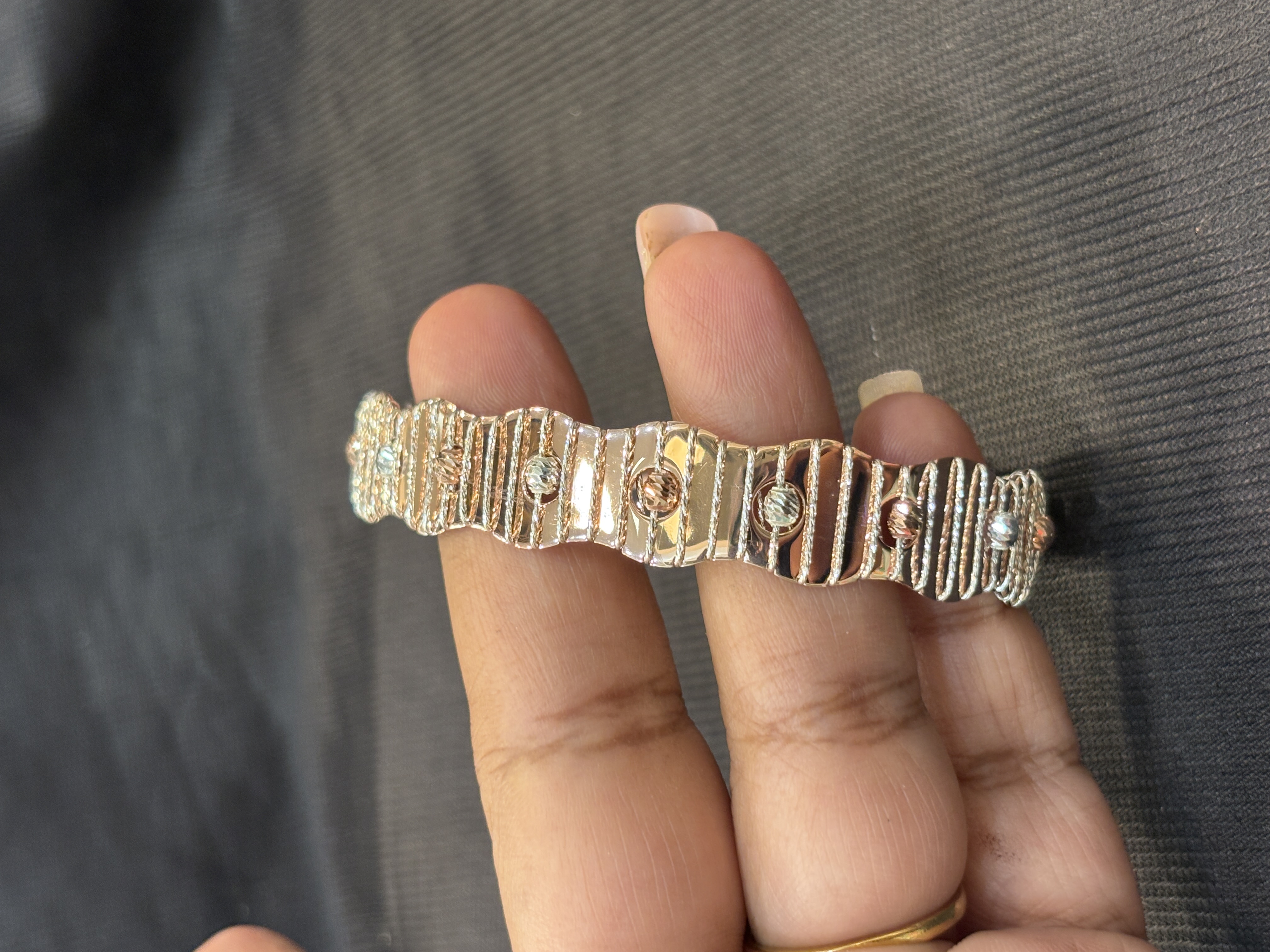 Silver menaka 3 handcuff with rosegold finish