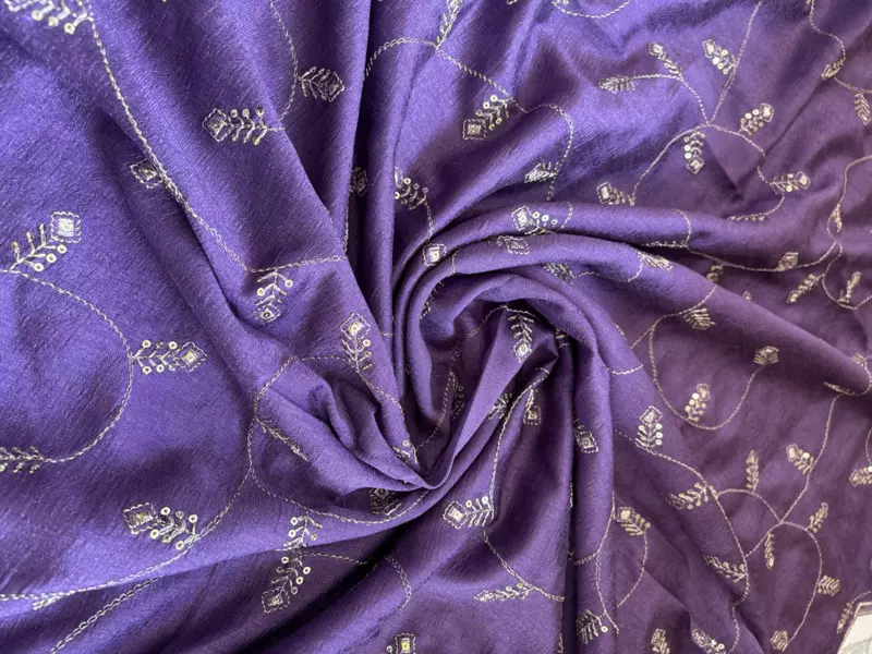 A47 - Neck Embroidery