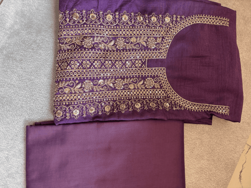 A47 - Neck Embroidery