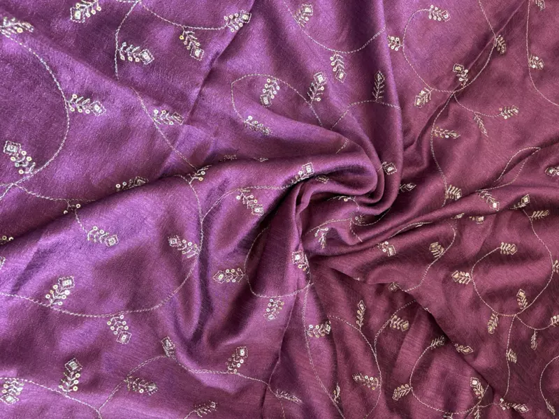 A47 - Neck Embroidery