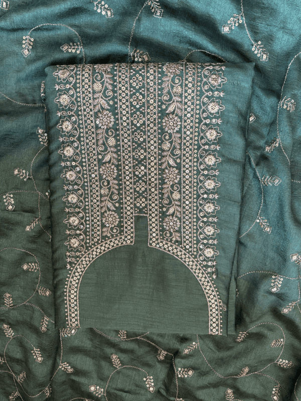 A47 - Neck Embroidery