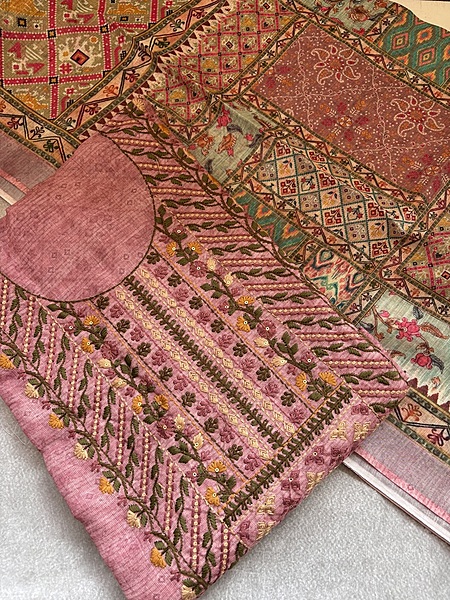 A45 - Flower Aariwork