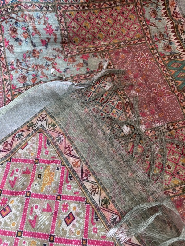 A45 - Flower Aariwork