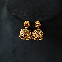 Tradtional gold finish Jumuka - Flower design