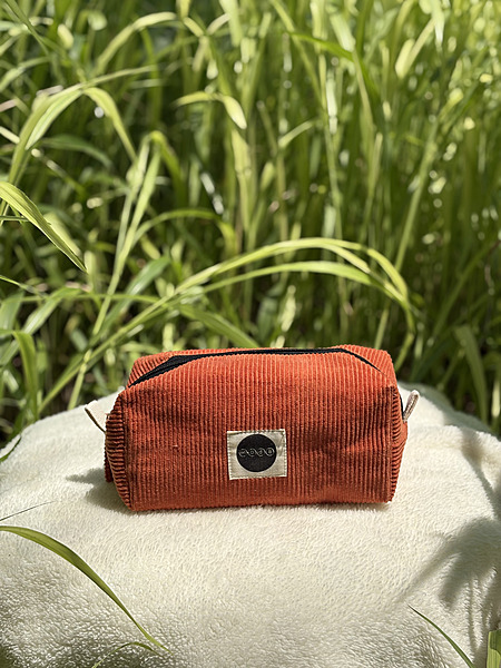 Vanity pouch