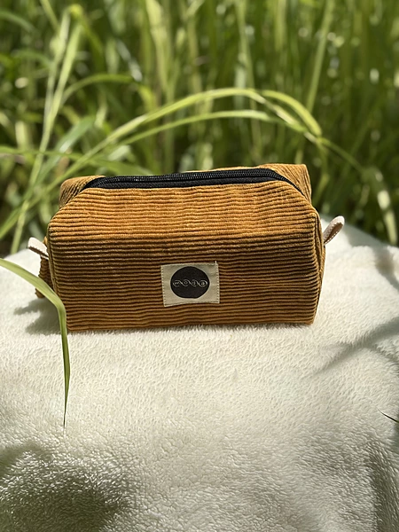 Vanity pouch