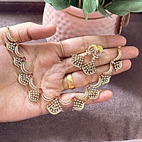 Inverted shell necklace