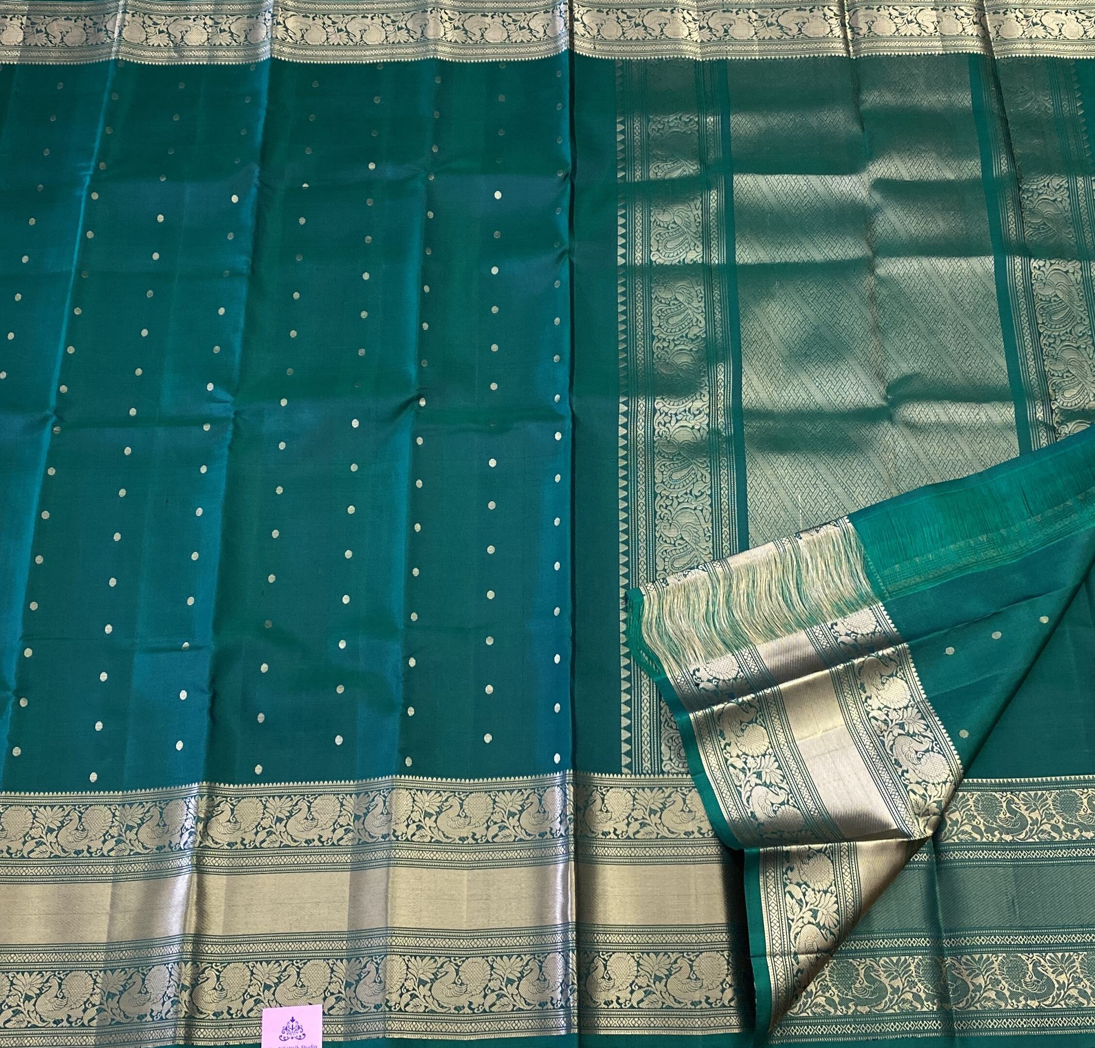 VRINDA – THE SILKWALK EXCLUSIVES  8565