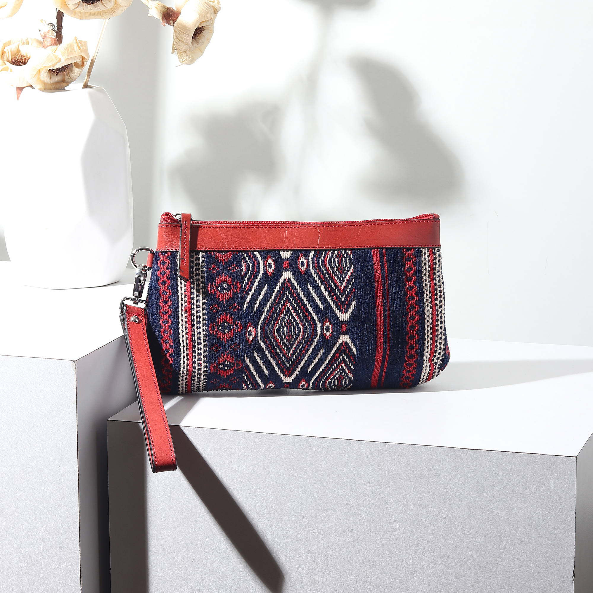 WRISTLET CLUTCH ROJA