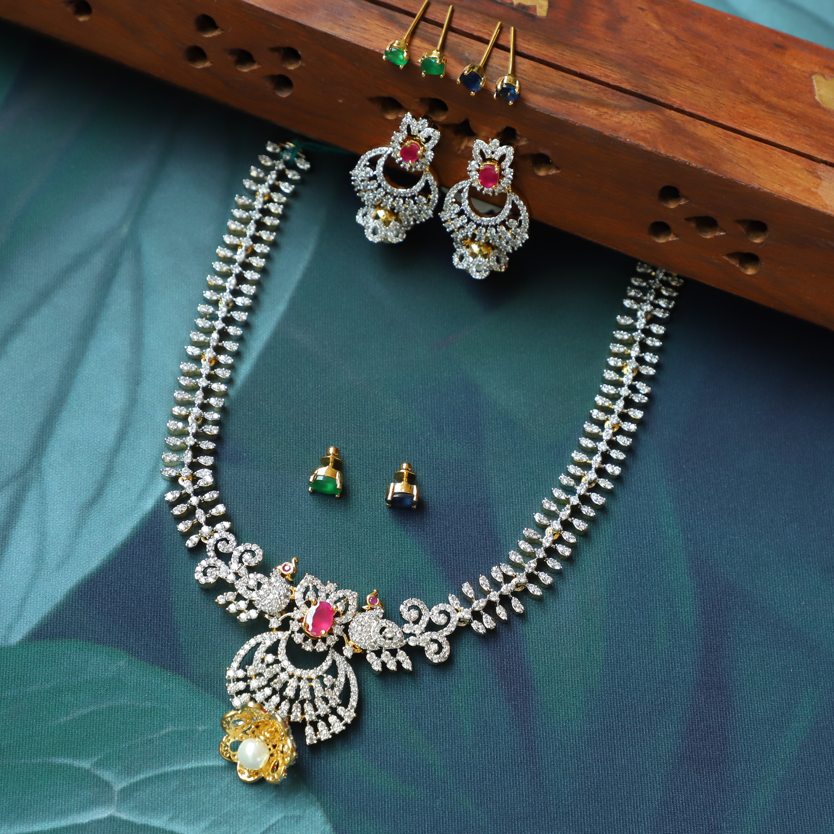 Pratigya Women Neckpiece