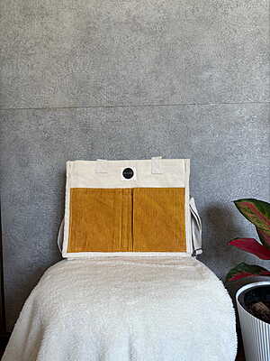 Multi pocket tote bag