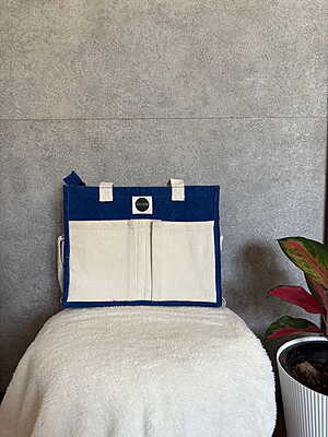 Multi pocket tote bag