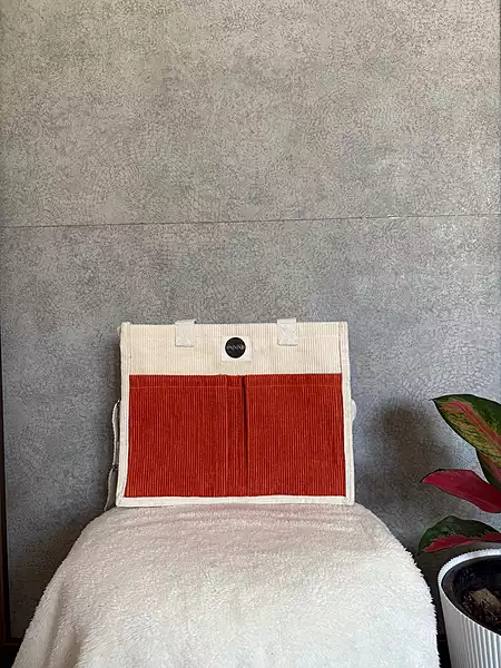 Multi pocket tote bag