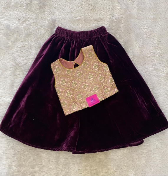 Hannah - The Embroidery Top with Velvet Skirt That1