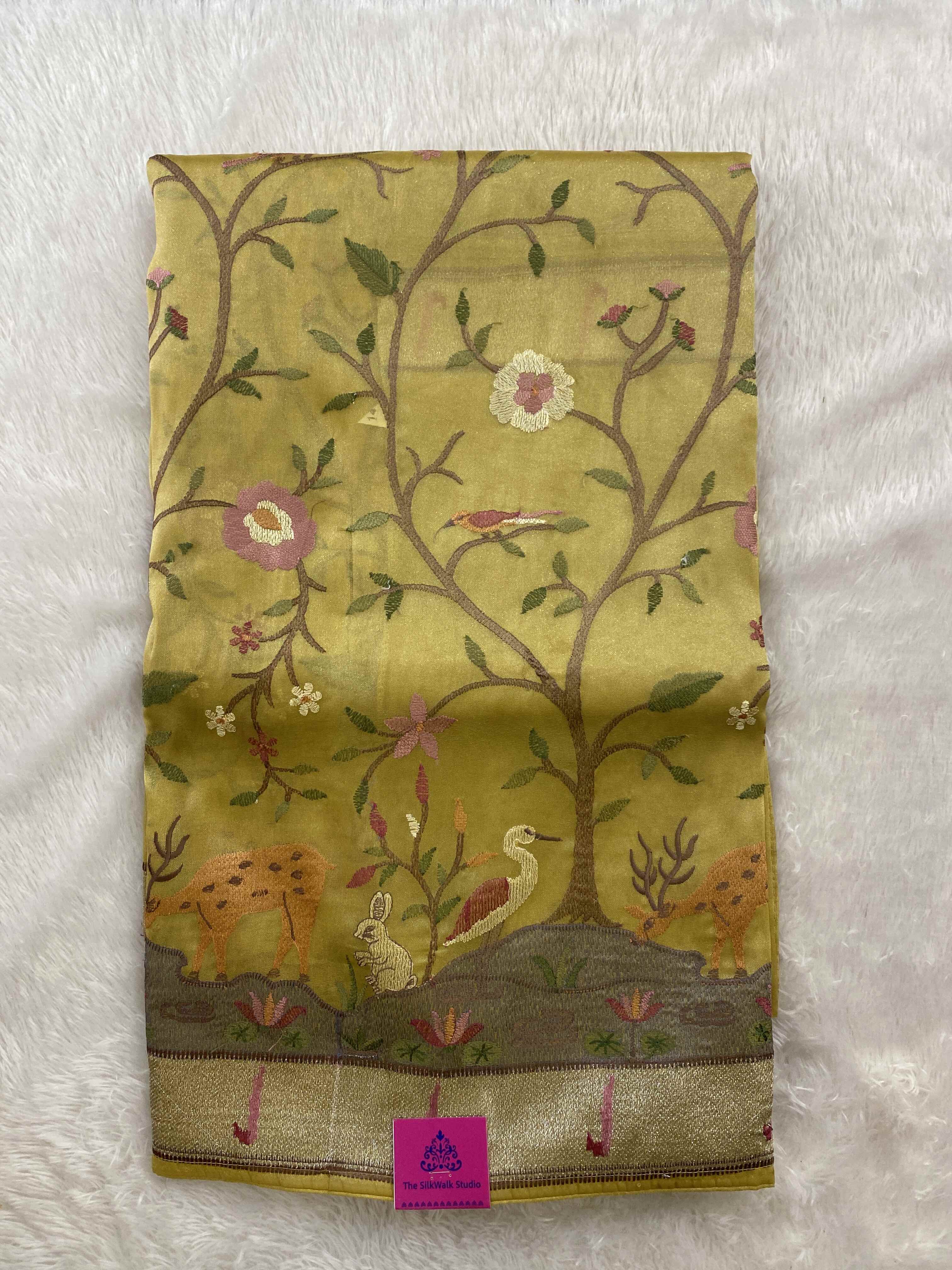 Daisy - Super Net Organza Saree in Thread Embroidery SWS15