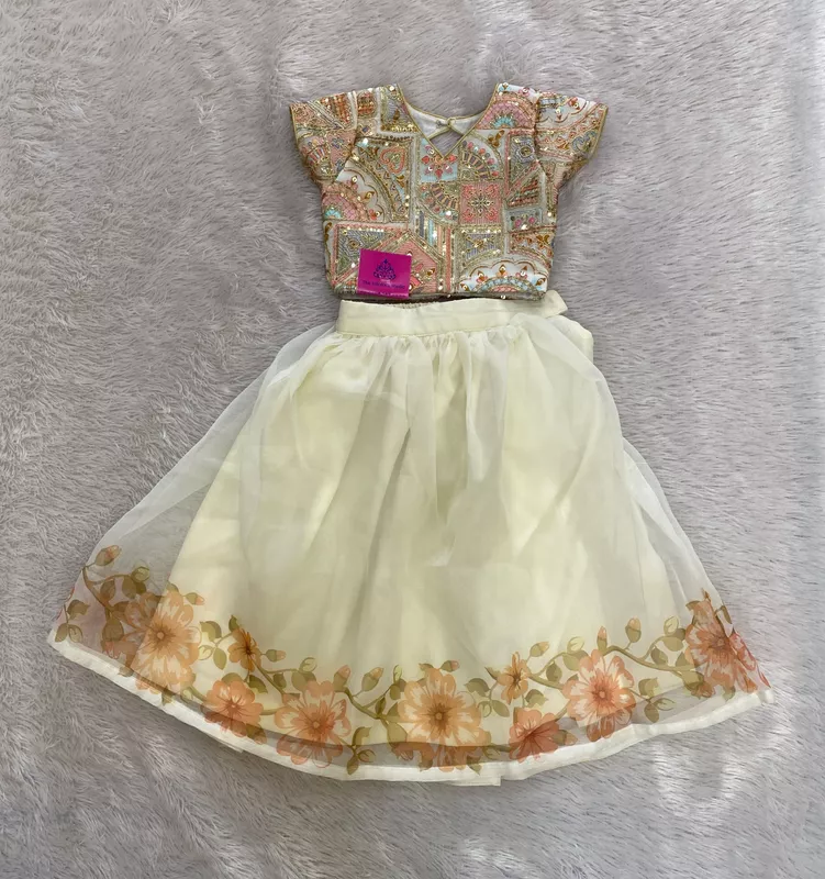 Whitey - The Embroidery Top with Organza Skirt That8