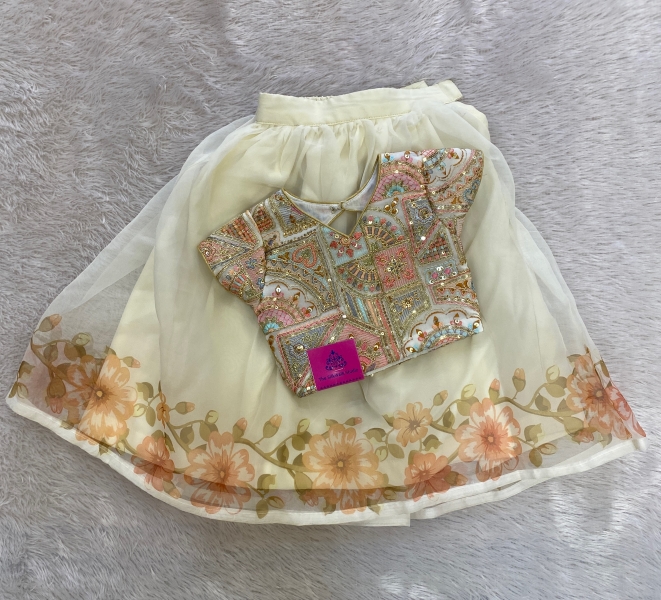 Whitey - The Embroidery Top with Organza Skirt That8