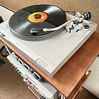 VAC - 4 Shelf Single Width - 23" x 15" AV Rack - AVR-4S-1C VAC - 4 Shelf Single Width - 23" x 15" AV Rack - AVR-4S-1C