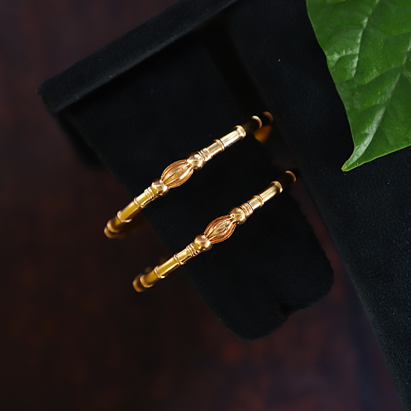 Gold finish beautifull ad stone bangles