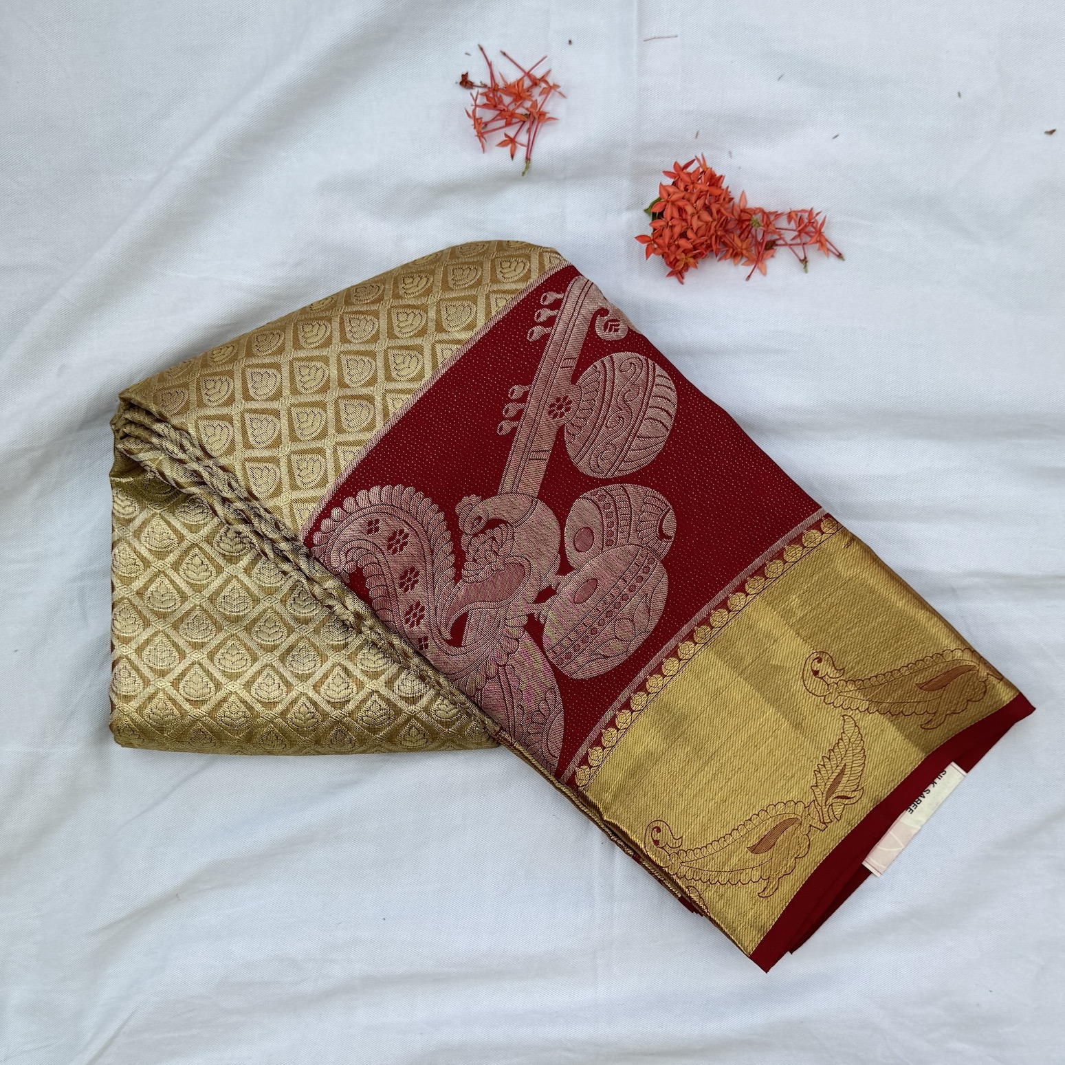 Latcha Thilagam Kanjivaram Tissue