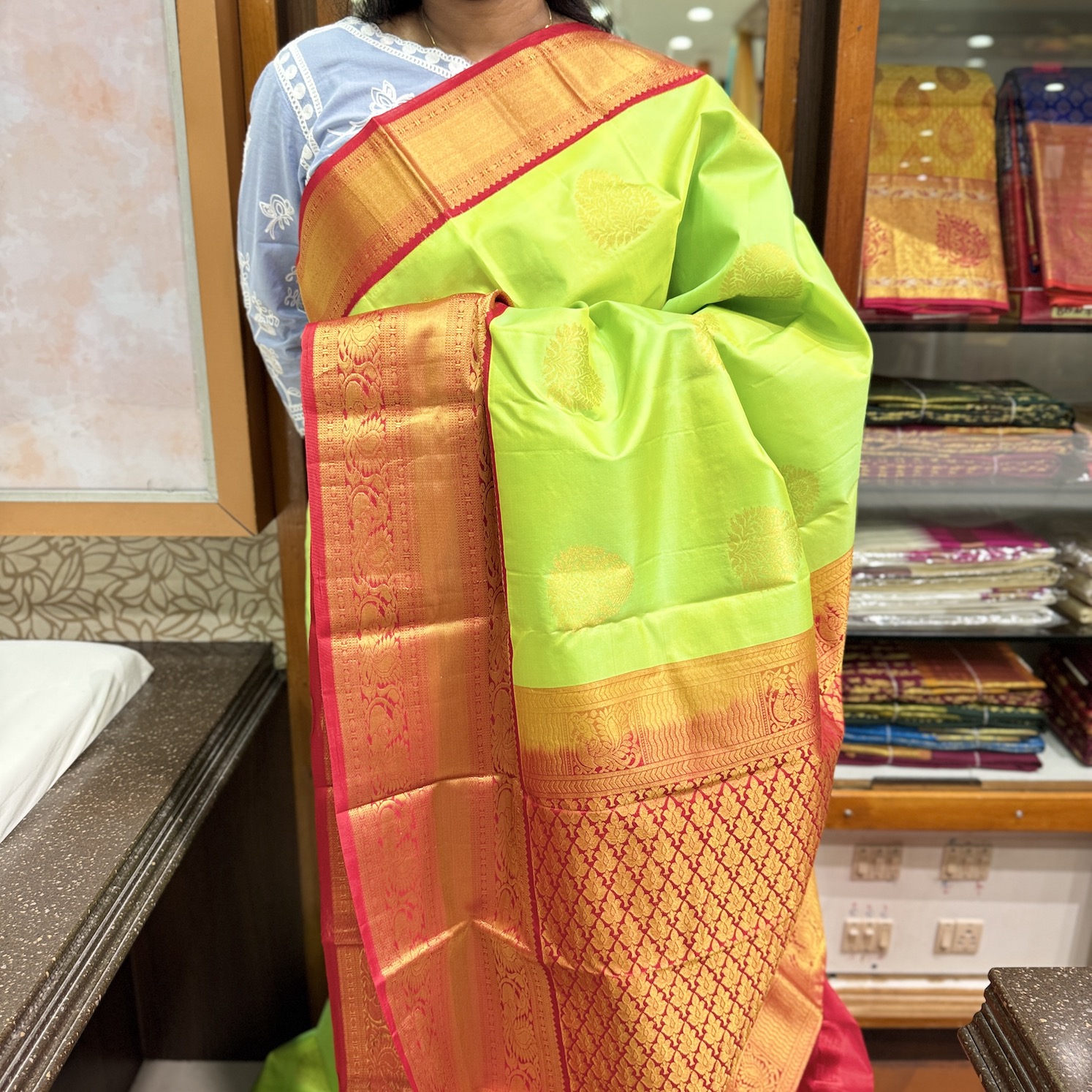 Parrot Green Kanchipuram Silk Saree