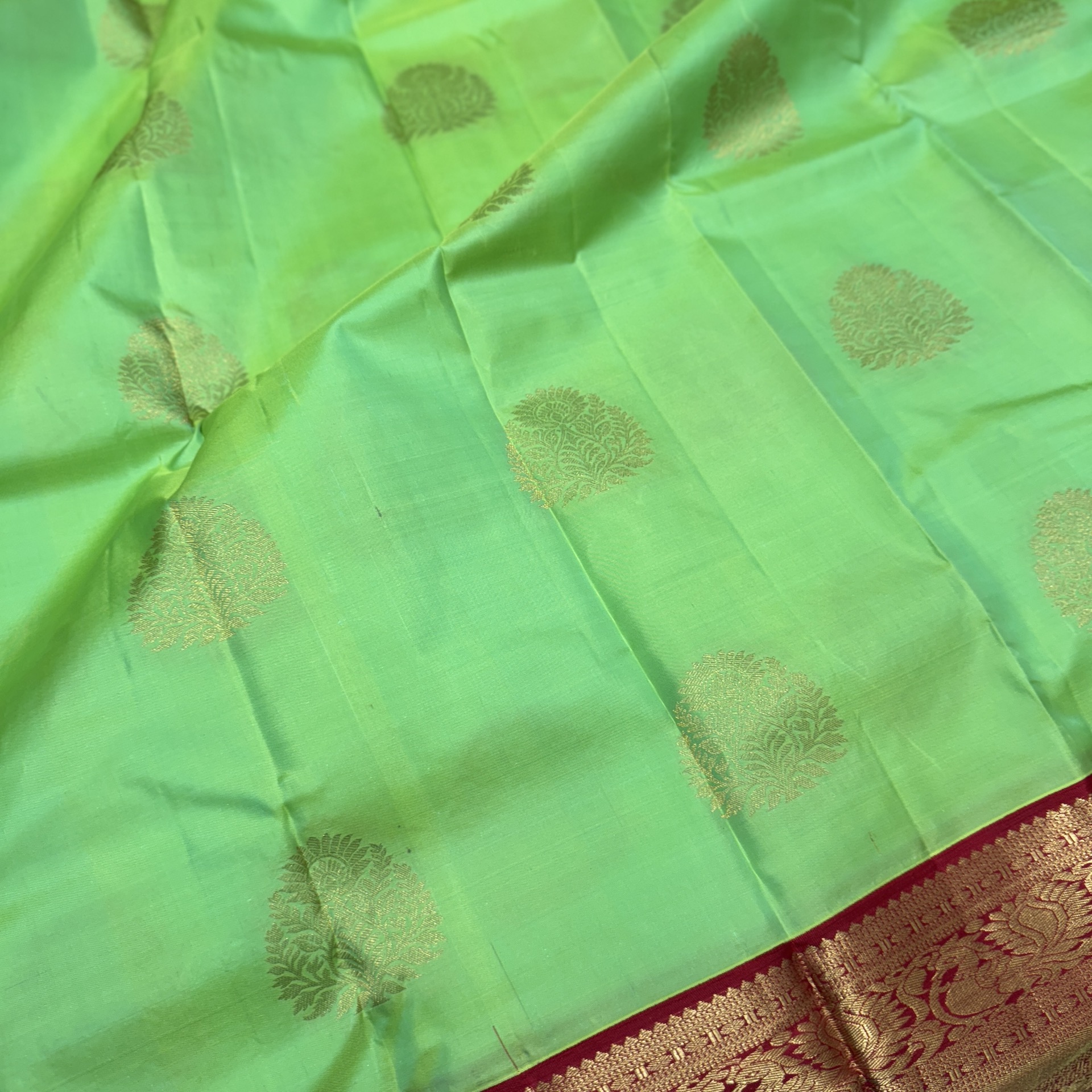 Parrot Green Kanchipuram Silk Saree