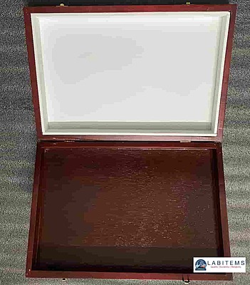 Insect storage box for colleges