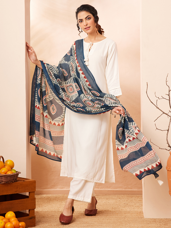 Women's Off White Rayon Solid Straight Kurta Set