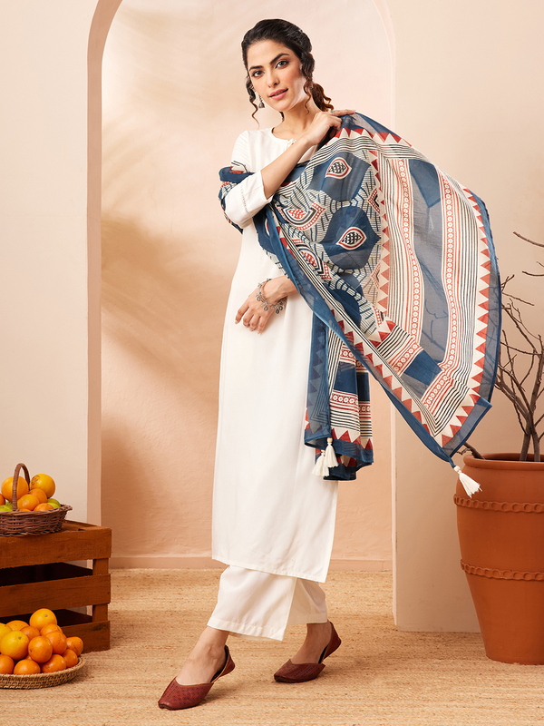 Women's Off White Rayon Solid Straight Kurta Set