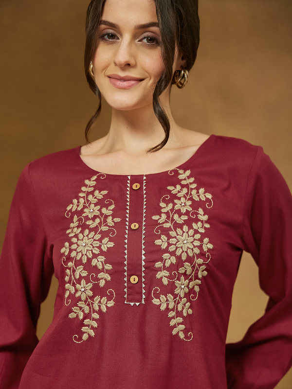 Women's Maroon rayon straight-fit short Kurti
