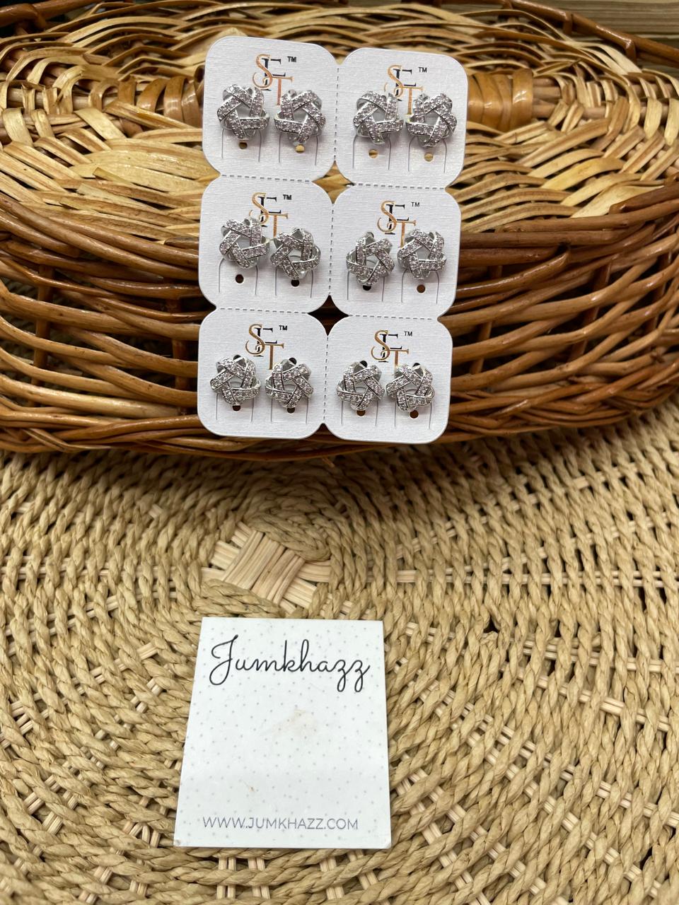 Silver stud (JAD305)