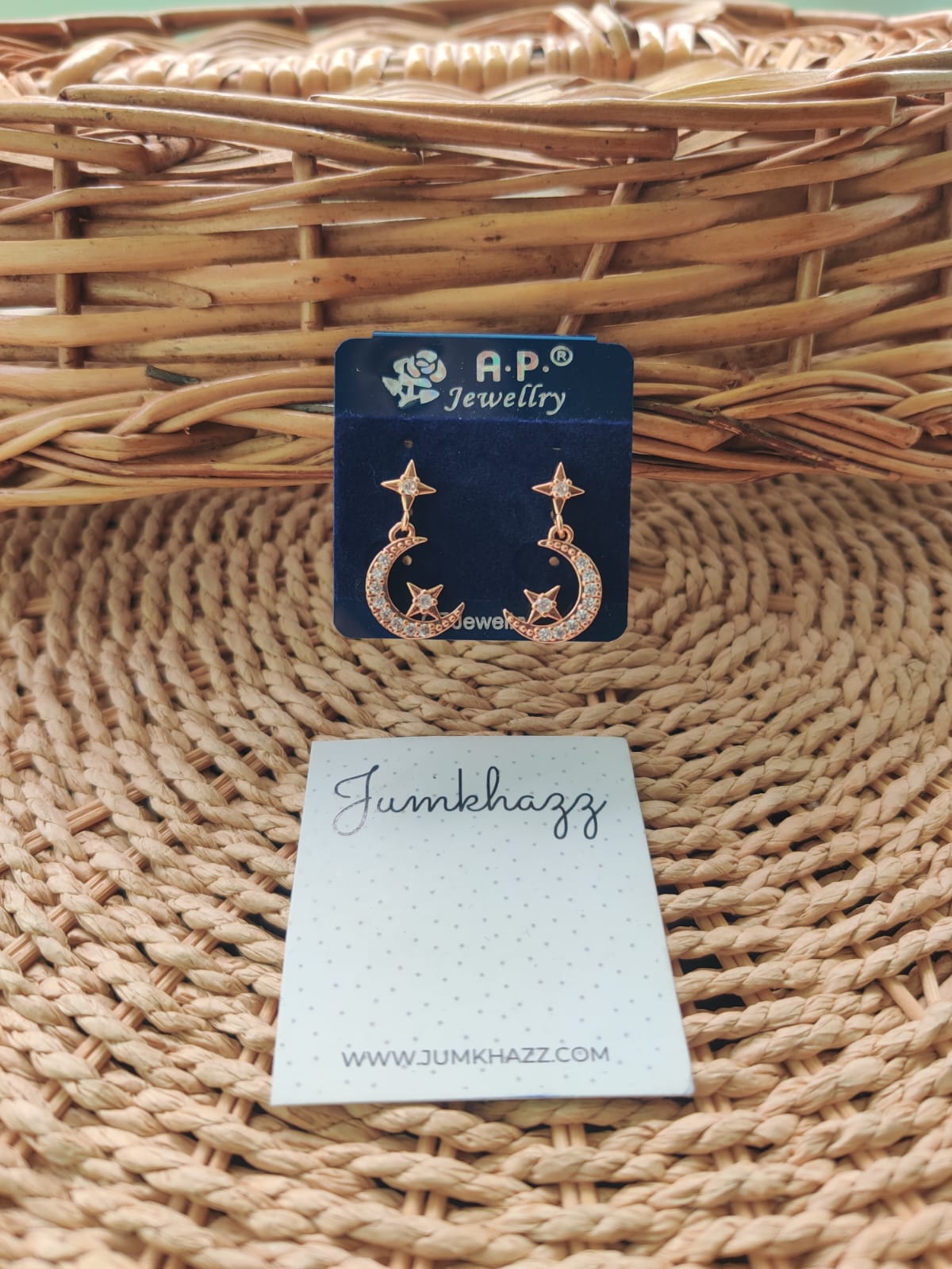 AD HALF MOON EARING JAD395