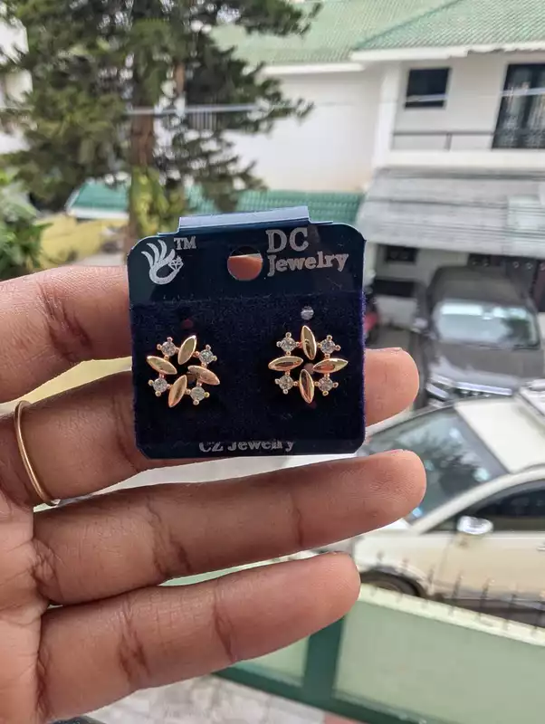 Elegant STUD JAD44