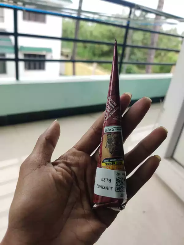 Red cone JAO09
