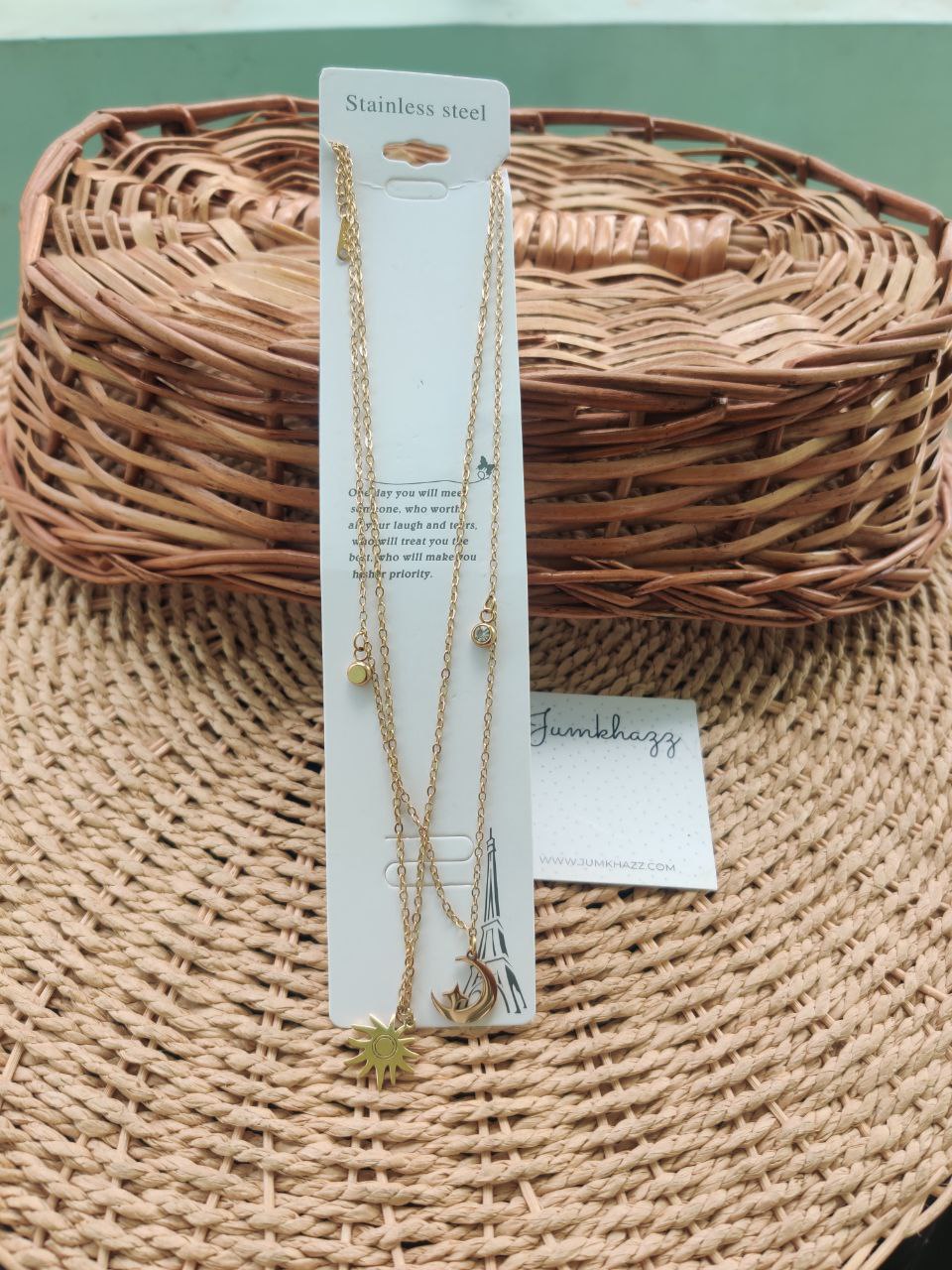 Sun and moon layer chain