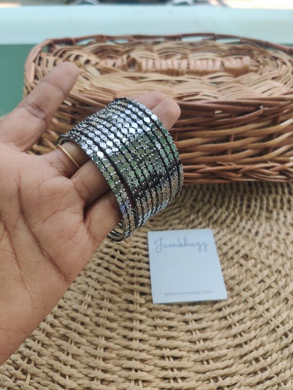 Black metal bangle JBAN122