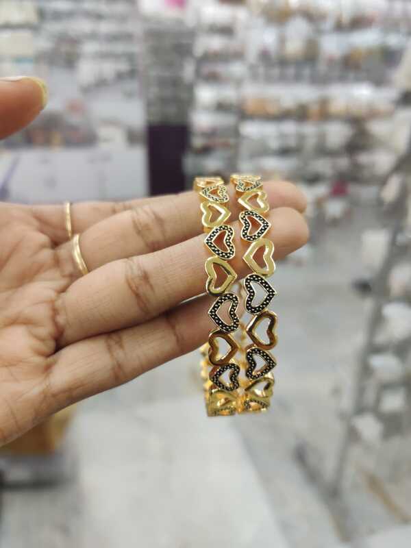 Heart Bangle (JBAN137)