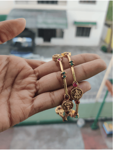 Lakshmi bangle 2.4size