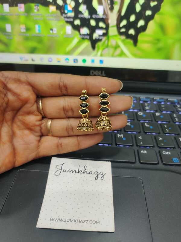 Three Black Stone Antique Jumkha (JBF252)