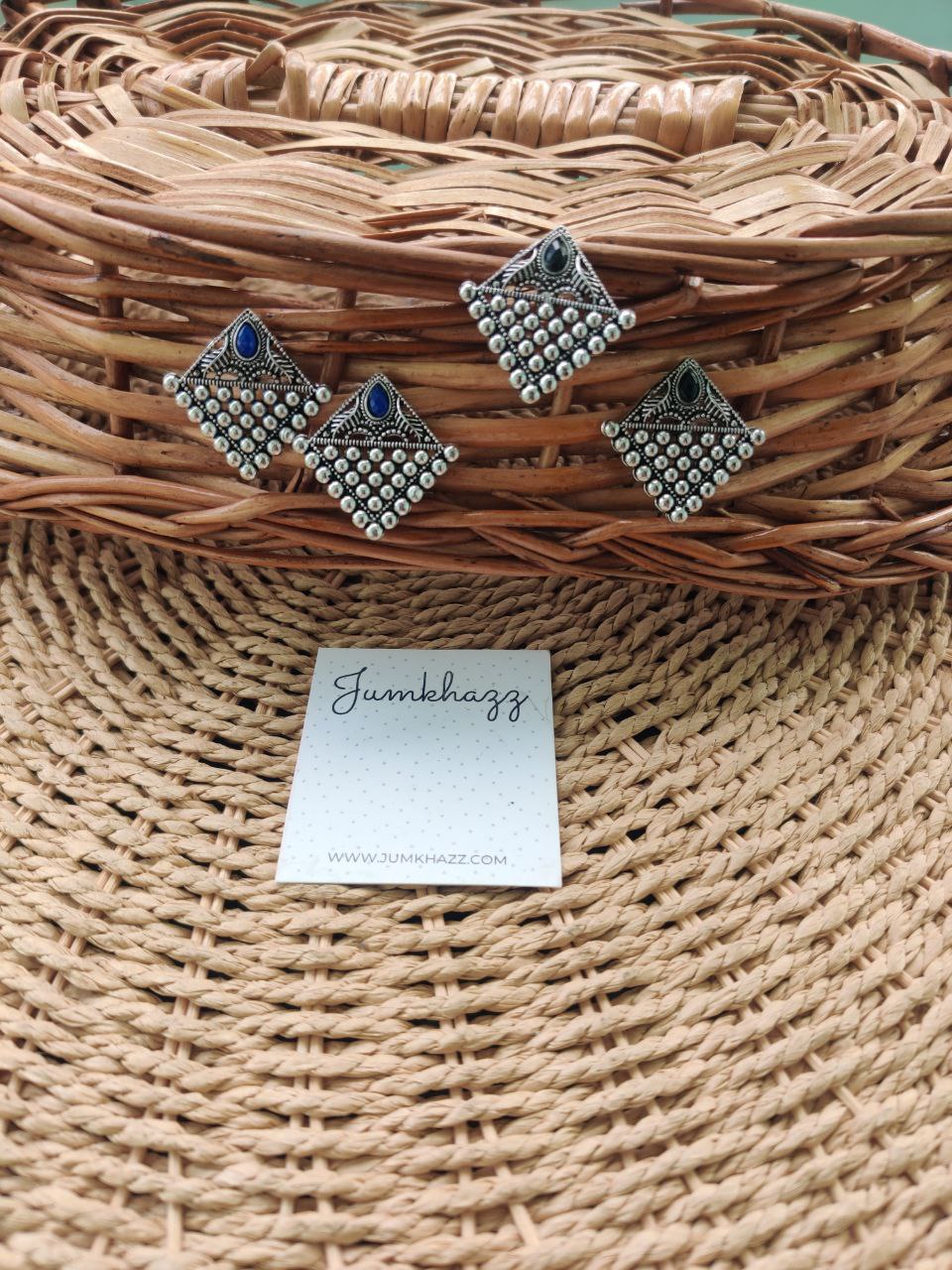 Oxidised stud (JBF631)