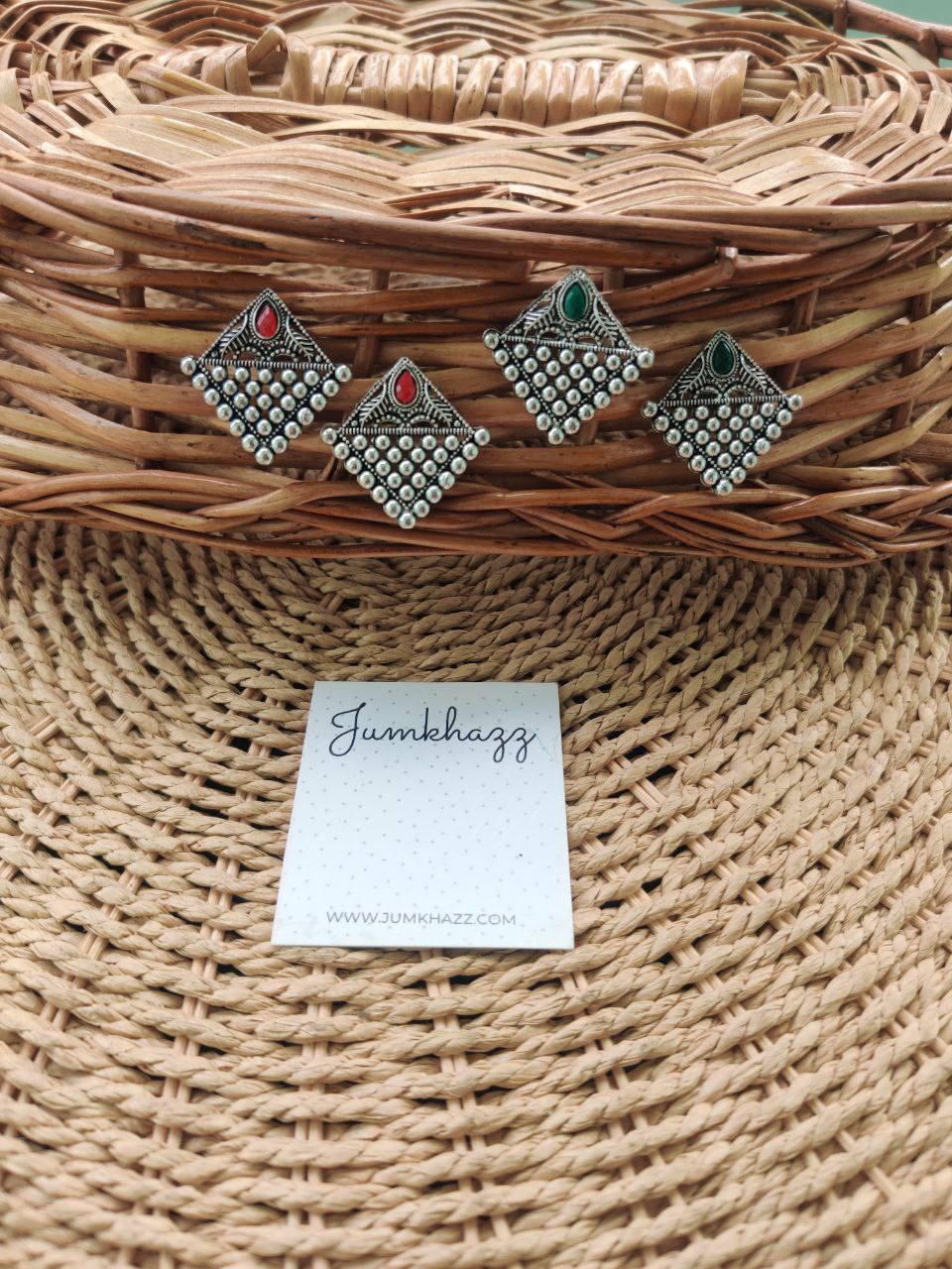 Oxidised stud (JBF631)