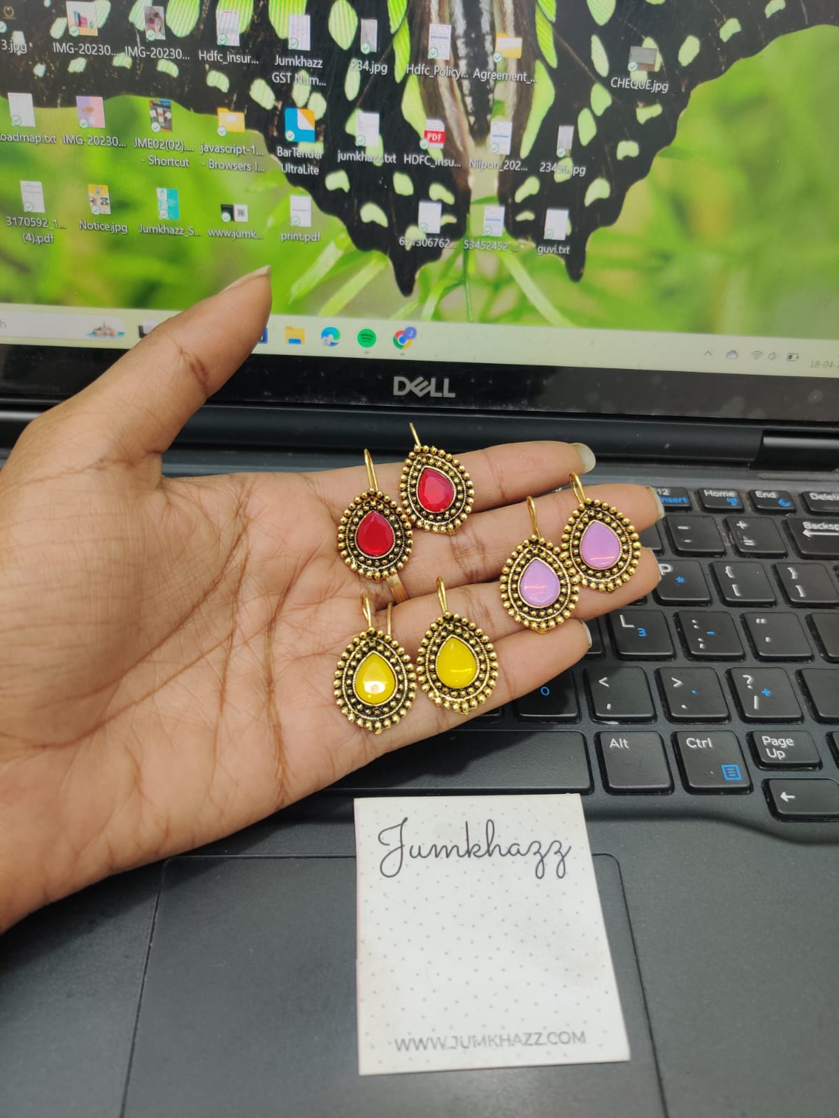 Gold hook stud (JBF411)