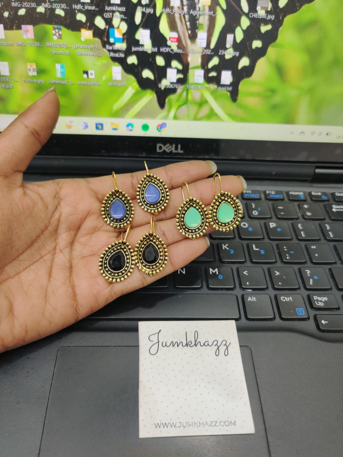 Gold hook stud (JBF411)