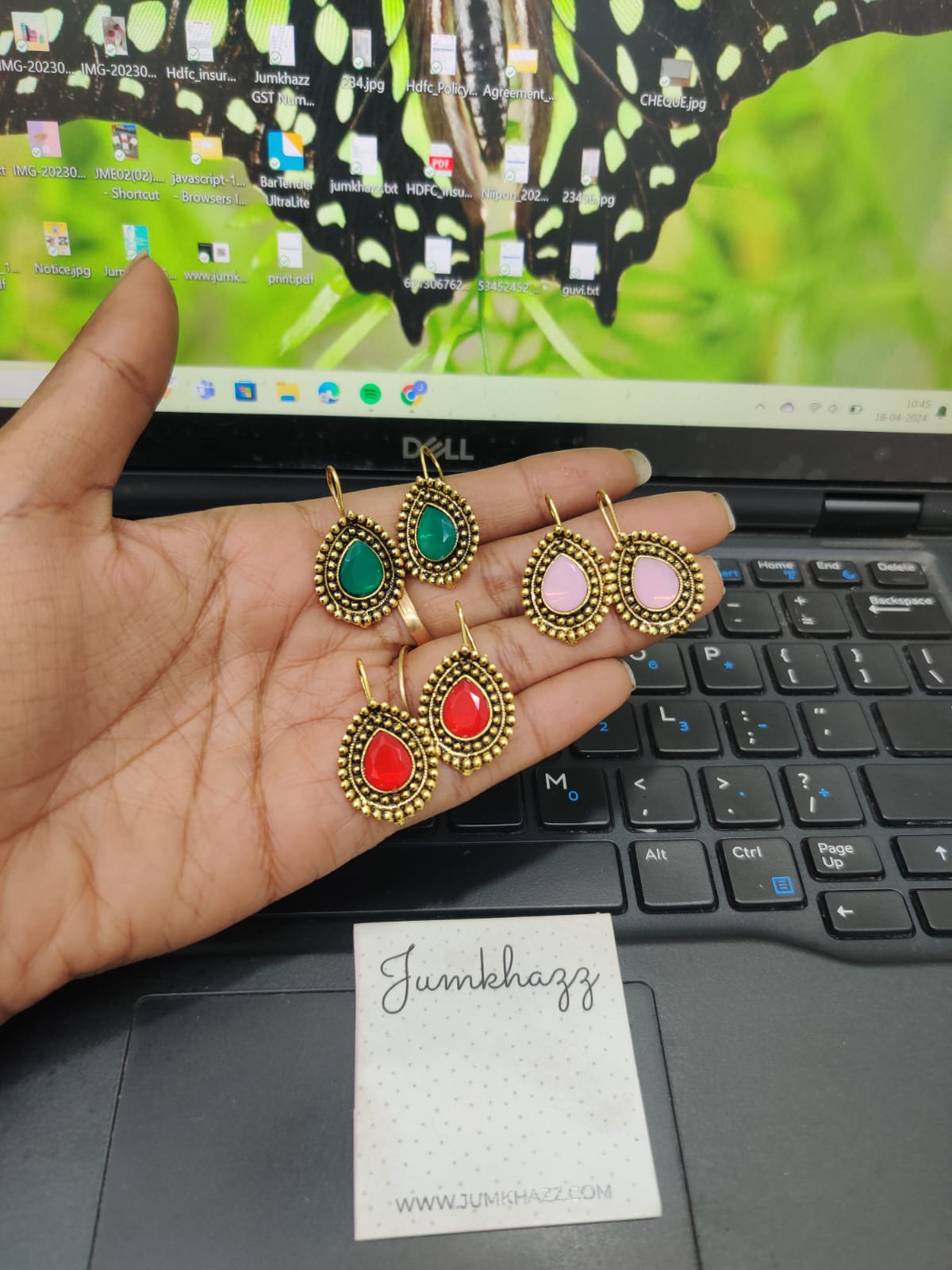 Gold hook stud (JBF411)