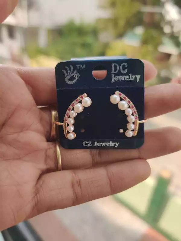 Pearl earcuff JEC50
